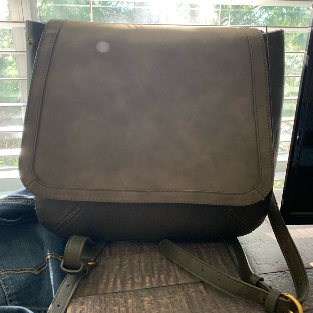 Green universal thread convertible bag